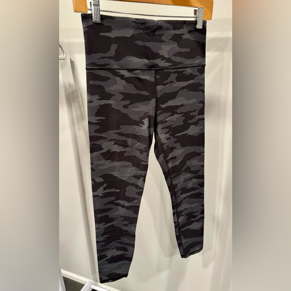 Athleta Elation High Rise Legging. Small
